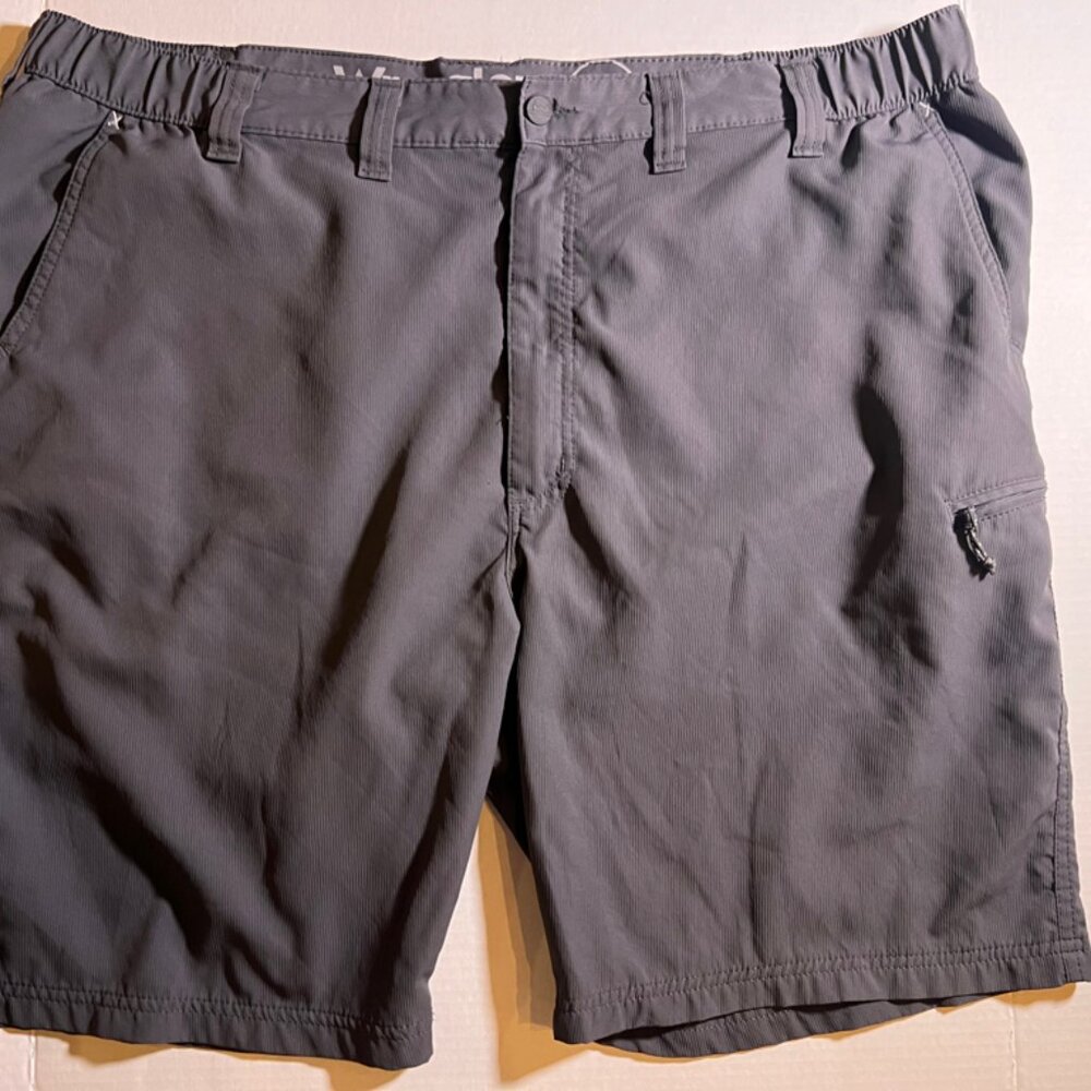 Wrangler Men 46 Gray Pinstripe Outdoor Cargo Hiking Elastic Waist Outdoor Shorts